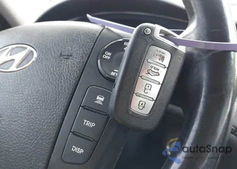 2010 Hyundai Genesis 3.8 z USA, uszkodzony, nr VIN KMHGC4DE5AU093719